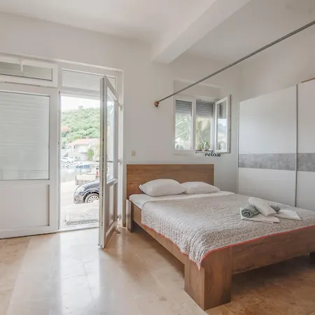 Dora Apartamento Duboka